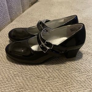 Mary Jane girls shoes with heel size 11 1/2